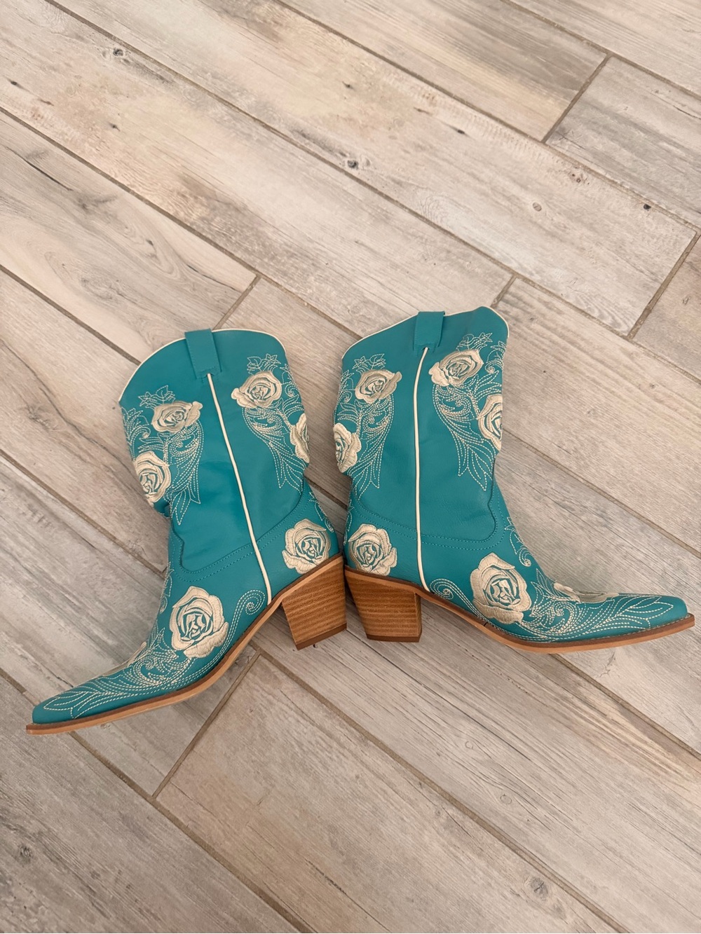 Mi.iM Turquoise Floral Embroidered Western Boots